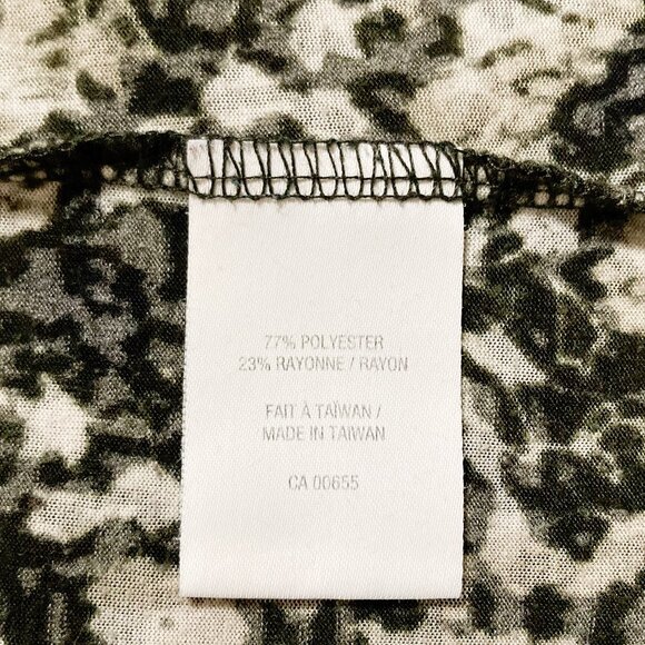 REITMANS Abstract geometric print v-neck tie-waist t-shirt ~ MEDIUM LARGE XL top - Picture 12 of 14